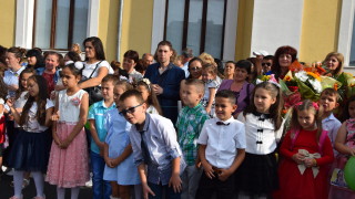 Над 717 400 ученици от I до ХII клас ще