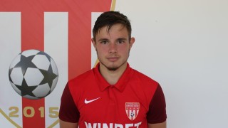 Юношата на Царско село Дилян Георгиев подписа първи професионален