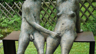 Статуи, имитиращи секс, шашкат посетителите на парка в Щутгарт