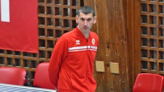 Александър Попов не е доволен от началния удар изпълняван от