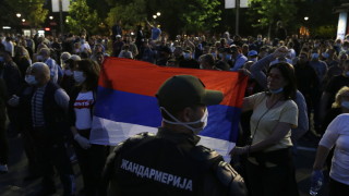 Протести на опозиция и управляващи в Сърбия 