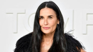 Колко секси е Деми Мур по бански