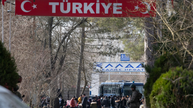 Гърция засили граничните патрули, след като Турция обяви, че вече