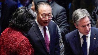 Китай и САЩ изглежда подновяват военния диалог въпреки споровете за Тайван и Южнокитайско море