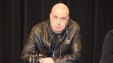  Слави Трифонов удостовери: Натискът над депутатите от Има Такъв Народ продължава 