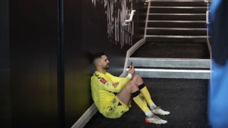 Официалният профил на ФА Къп в Туитър отличи българския вратар