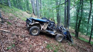 Военни изтеглиха джип катастрофирал в парк Централен Балкан съобщи министерството