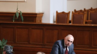 БНБ остана без нов гуверньор: НС отхвърли кандидатурата на Любомир Каримански 