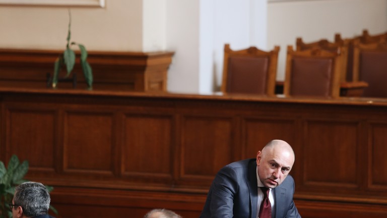 БНБ остана без нов гуверньор: НС отхвърли кандидатурата на Любомир Каримански