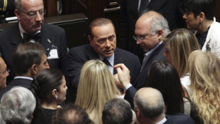 Берлускони с крачка към икономиите 