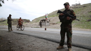 Премиерът на Афганистан Абдула Абдула оцеля при нападение на церемония