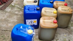 2 тона нелегално гориво в частен двор откриха митничари