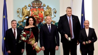 За изключителни заслуги в развитието на българския и световния спорт