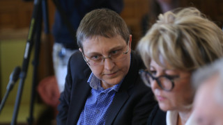 С електронна система за въвеждане и отчитане на данни