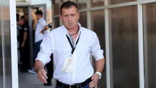 Треньорът на Локомотив Пловдив Бруно Акрапович отрече информациите че ще