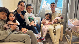 В момента Кристиано Роналдо се наслаждава на живота в Саудитска