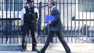 Великобритания ще напусне ЕС фактически не само формално Това ще