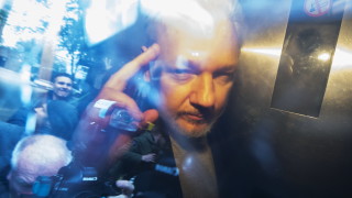 Джулиан Асандж обяви пред британския съд че не иска да