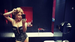 Рени изненада с фигура (СНИМКИ)