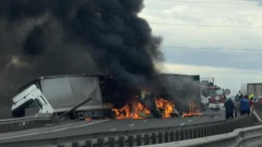 Два камиона се удариха на Северната тангента в София