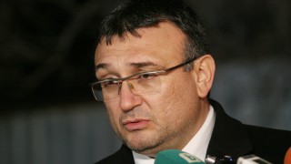 Наградиха полицаите, разбили група на ало-измамниците