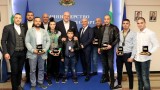  Министър Кралев награди медалистите от Световното състезание по кикбокс 
