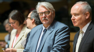 Полша иска обещанието на Тръмп да я защитава от Русия