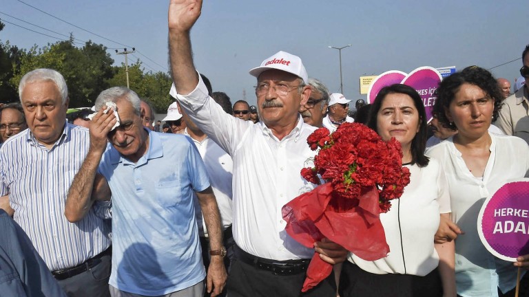 Турска опозиционна партия иска предсрочни местни избори 