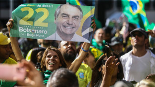 Крайнодесният бивш президент на Бразилия Жаир Болсонароу се завърна от