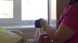 Кадри в пенсионна възраст покриват остър недостиг на акушерки и