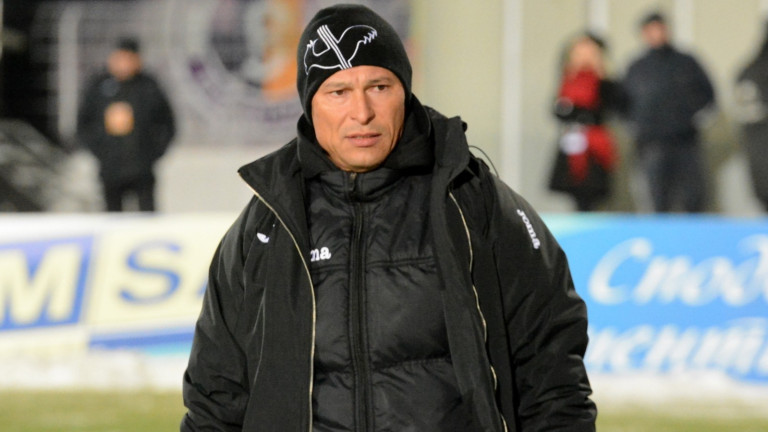 Красимир Балъков: Опитахме се и футбол да играем, при тези тежки атмосферни условия