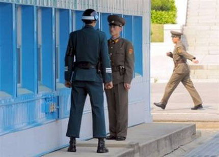 Американец поиска политическо убежище в Северна Корея 