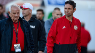 ЦСКА няма да прави промени на треньорския пост Тандемът Люпко