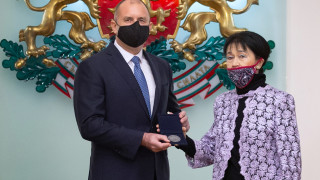 Проф Жени Захариева е творец с модерна и работеща визия