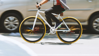 Да бъде поставена пътна маркировка която ясно да показва забрана