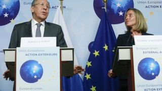 Лавров и Могерини обсъдиха Сирия, Либия и кризата с Катар 