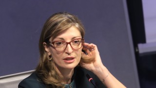Екатерина Захариева призова за пълна солидарност с Чехия  