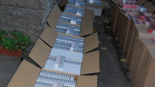 9999 стека цигари без бандерол са иззети от кола в Стара Загора и жилище в Димитровград