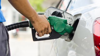 Цените на бензина в различните държави може да варират в