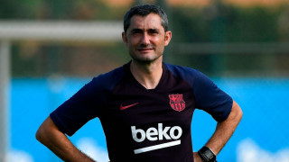 Наставникът на Барселона Ернесто Валверде има само едно колебание около