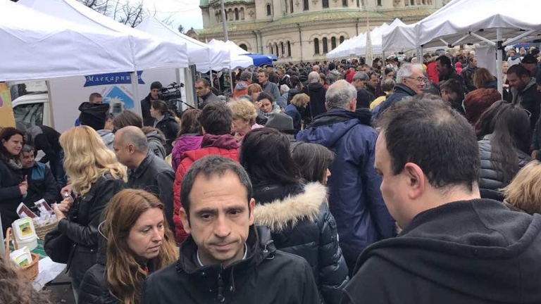 Хиляди посетители събра фермерският базар в София 