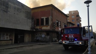 Гори кино България в Казанлък съобщава БГНЕС Емблематичната сграда не работи