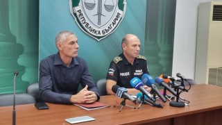 Четирима в бургаския арест за схема с крадени лукс автомобили към Близкия изток