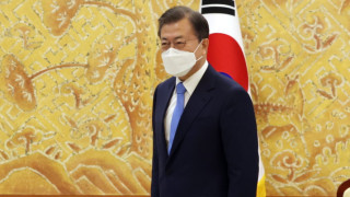 Президентът на Южна Корея Мун Дже Ин критикува севернокорейските ракетни