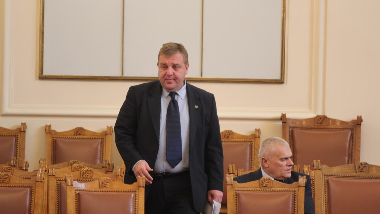 Антикорупционният закон е преекспонирана тема според Каракачанов