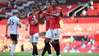 Манчестър Юнайтед победи Шефилд Юнайтед с 3 0 Срещата между два