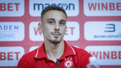 Мика Пинто тренира, Илиан Илиев е добре