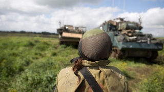 Армията на Израел атакува сирийска артилерийска позиция след минометен огън