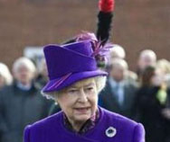 Британски монарх в Ирландия за първи път от 100 години