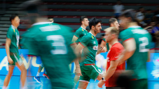 В минутите преди началото на третия двубой срещу Мексико на